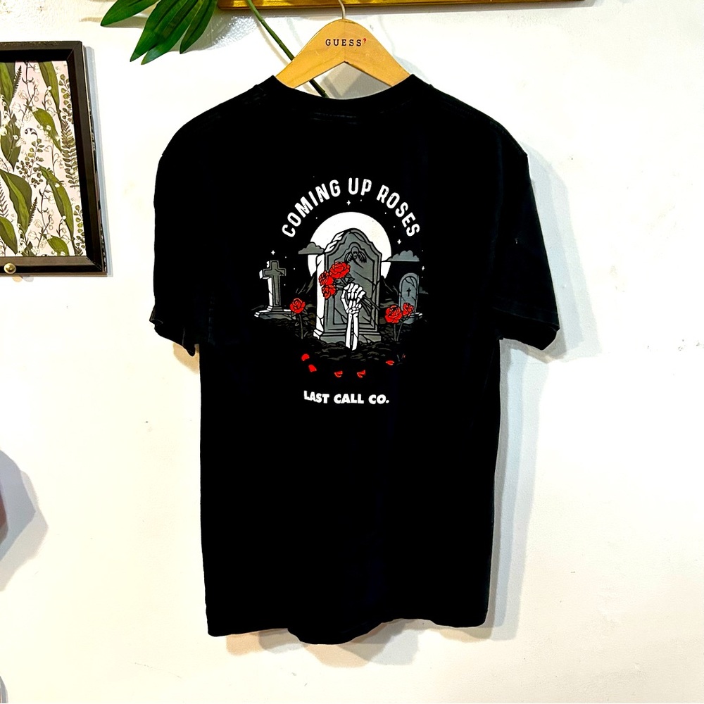 Last Call Coming up Roses size men’s Medium gently used